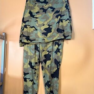 HC655. Women's Camouflage Pajama Set